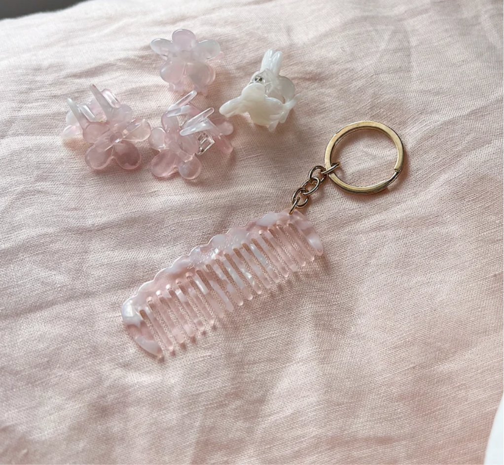 Seanie Comb Keyring in Strawberry Clouds