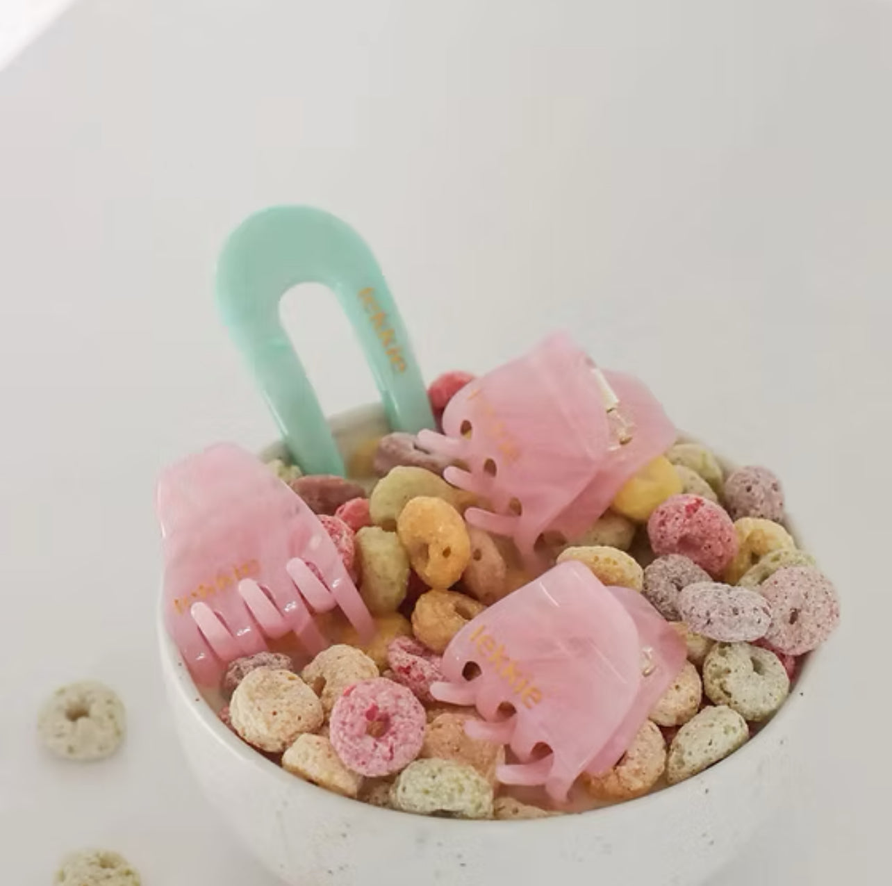 Sylvie Mini Claw In Strawberry Milk