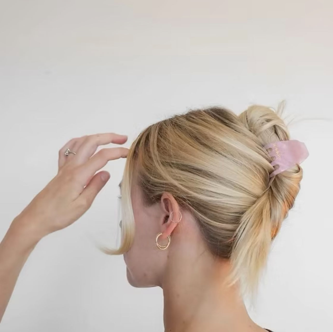 Sylvie Mini Claw In Strawberry Milk