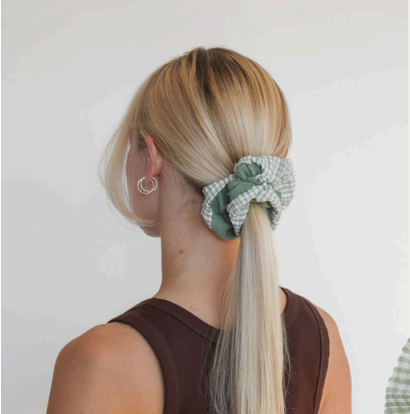 Two Tone Scrunchie in Sweat Pea Size Medium