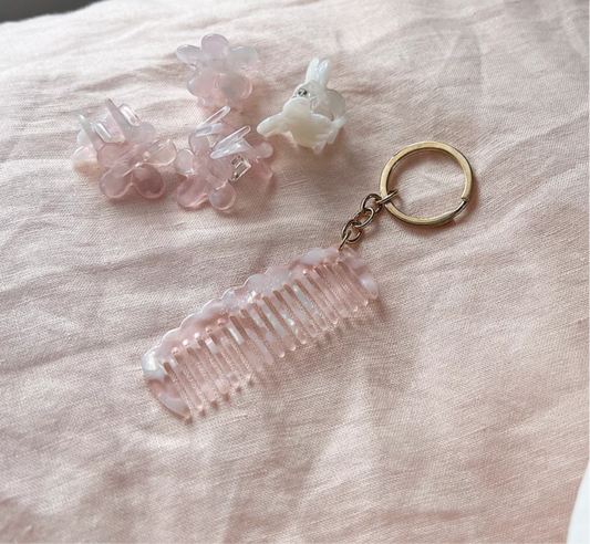 Seanie Comb Keyring in Strawberry Clouds